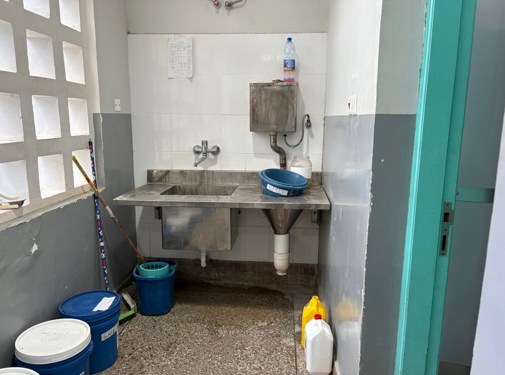 Gesundheit ohne Grenzen-Spende für Jitimai District Hospital campaign photo, 5 of 7