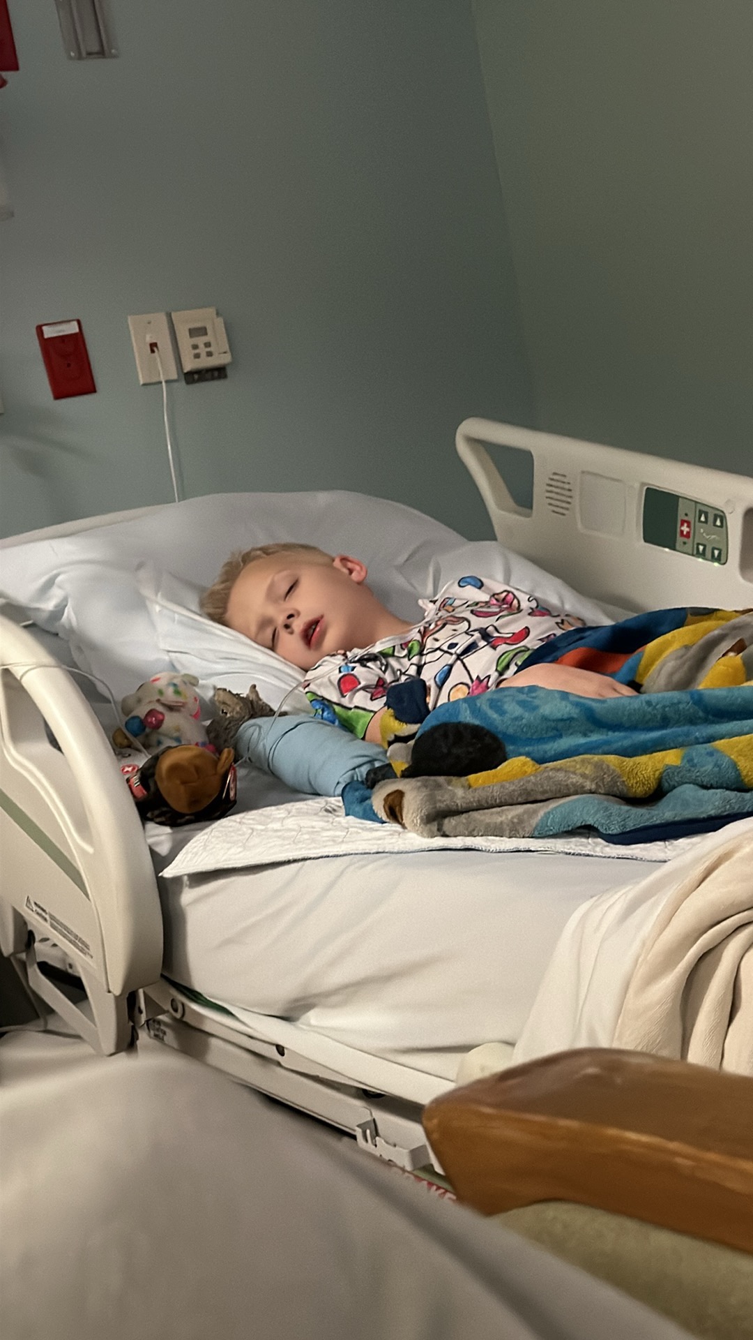 Donate to Relieve Logan's Medical Burden campaign photo, 2 of 8
