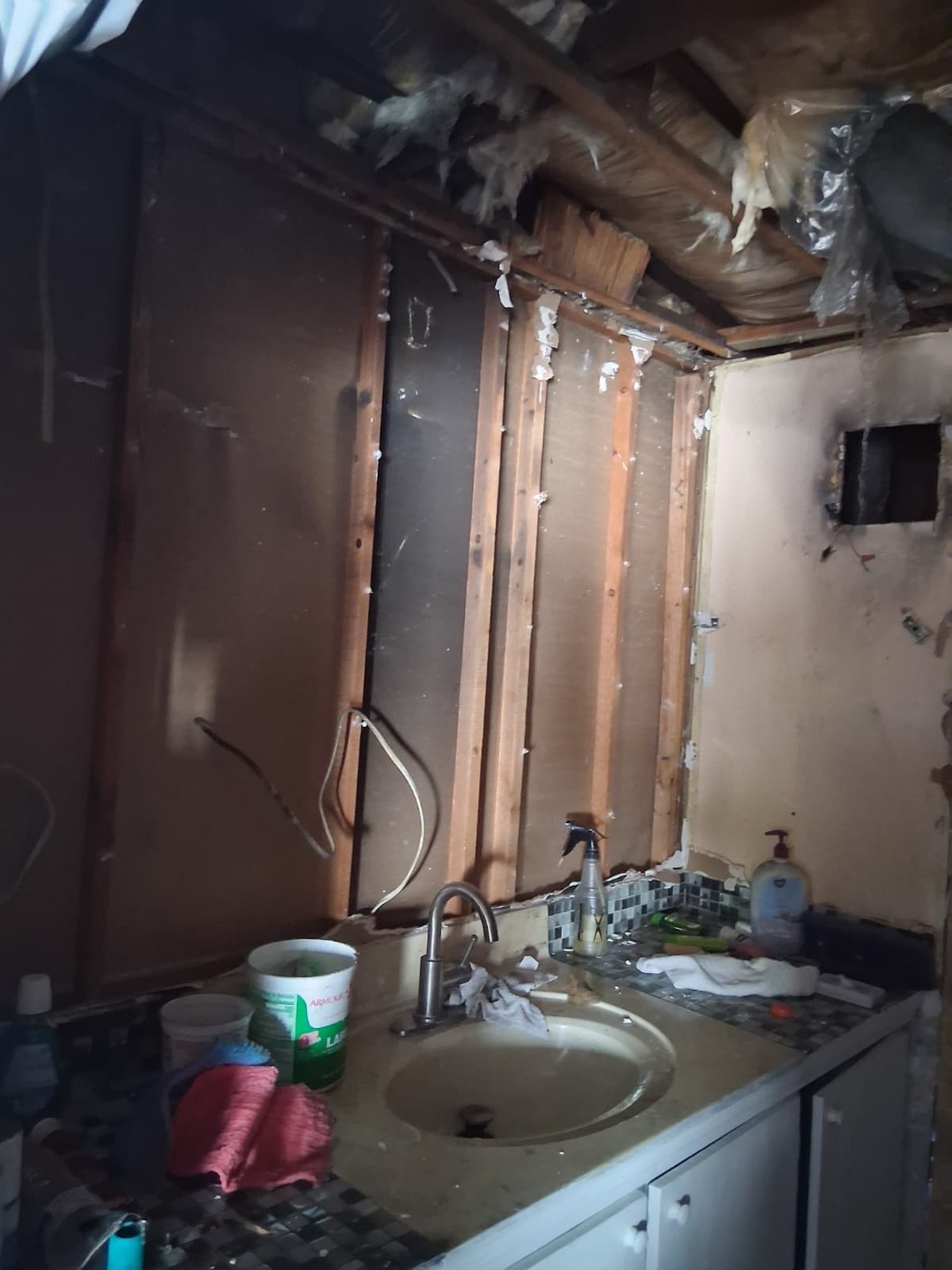 Help Gloria’s Family Rebuild Their Home campaign photo, 2 of 7