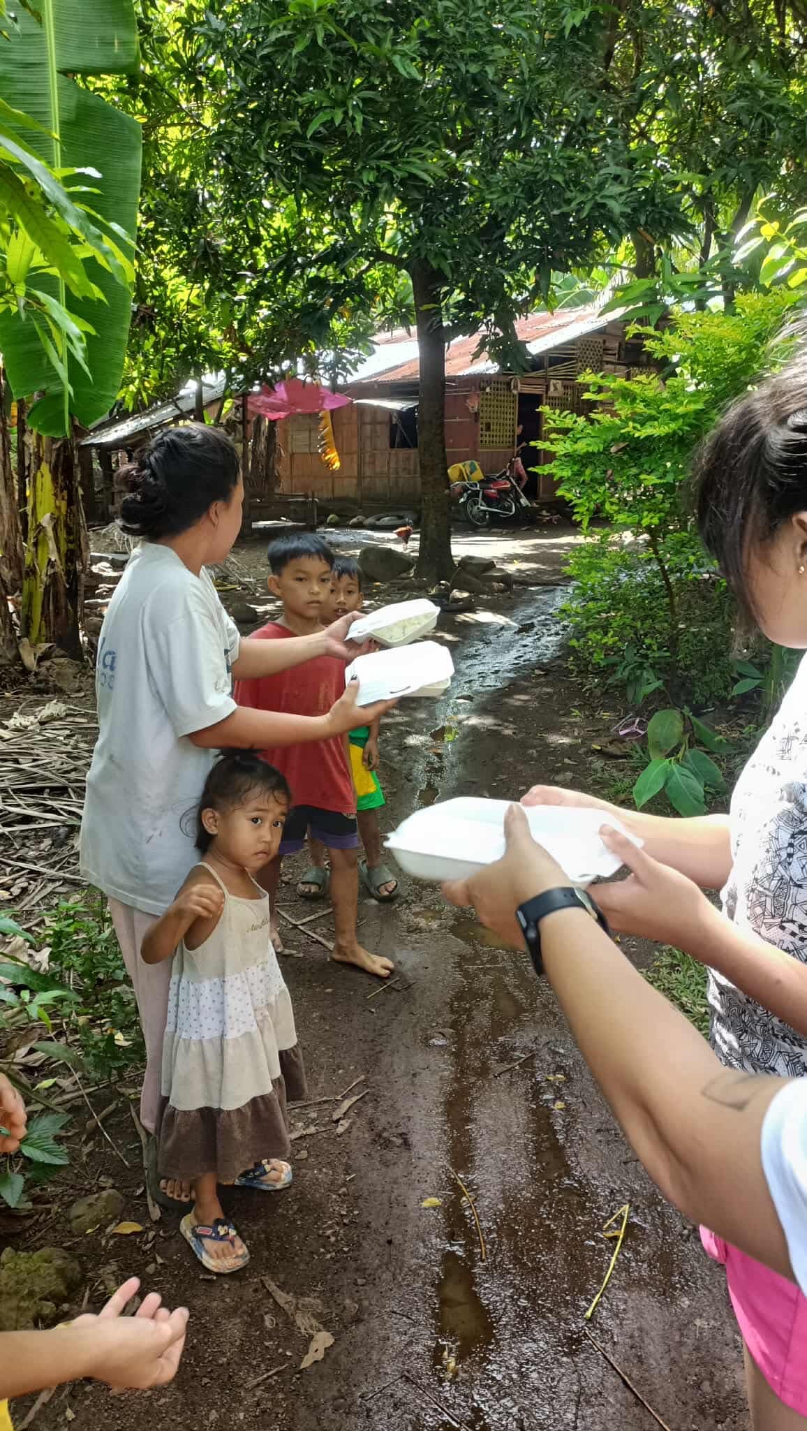 Free Meals on Wheels for the Unprivileged in the Philippines campaign photo, 5 of 8