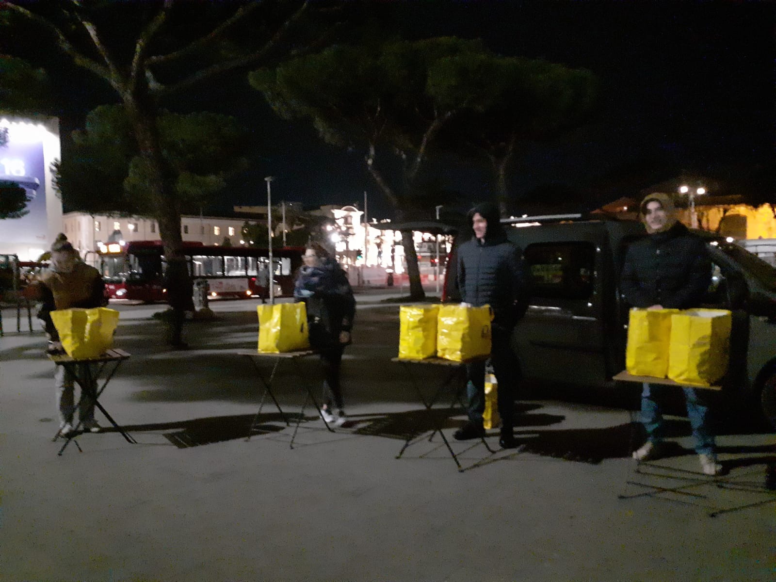 Doniamo un pasto ai nostri amici senza fissa dimora campaign photo, 7 of 8