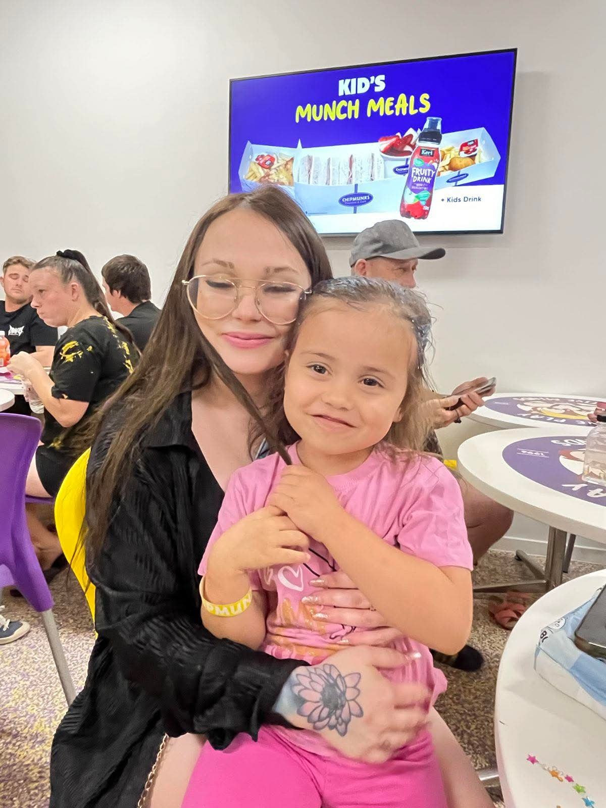 Help Amber & Daughter Recover From Housing Nightmare campaign photo, 2 of 5