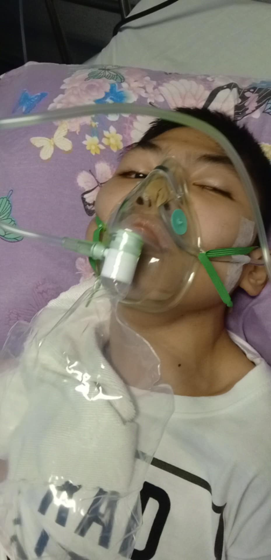 Help my wife to pay her son's medical bills. campaign photo, 4 of 7