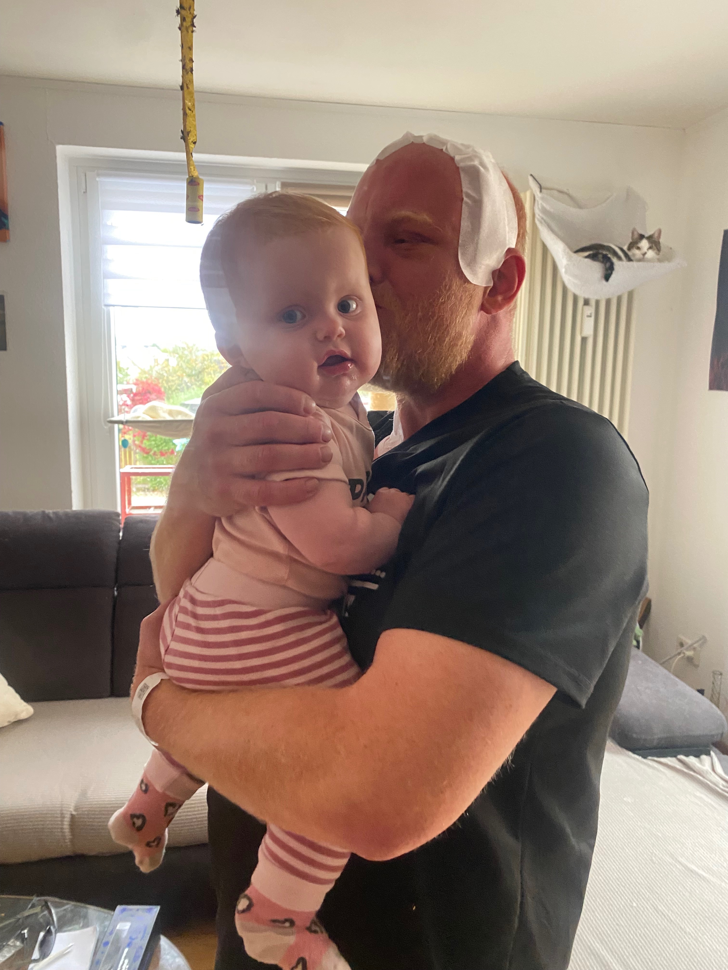 Unsere Tochter soll noch viele Jahre ihren Papa haben campaign photo, 2 of 6