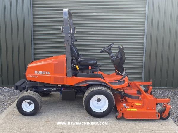 Hollinwood Mower campaign photo, 4 of 5