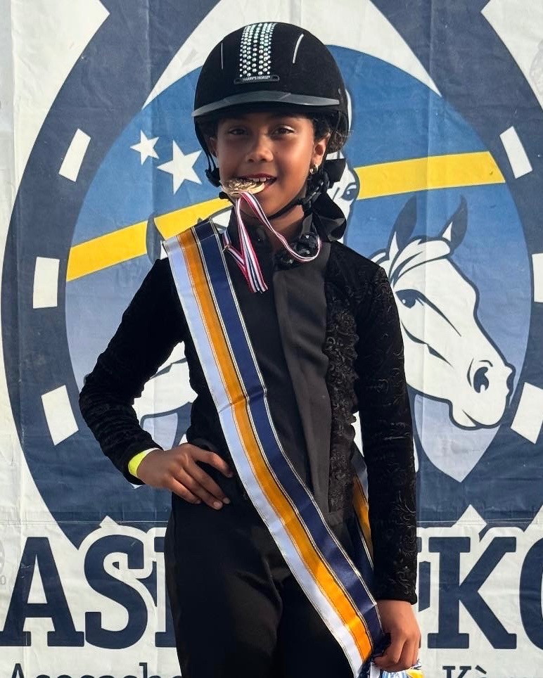 Steun Isaiah op weg naar het  wereldkampioenschap paso fino campaign photo, 7 of 8