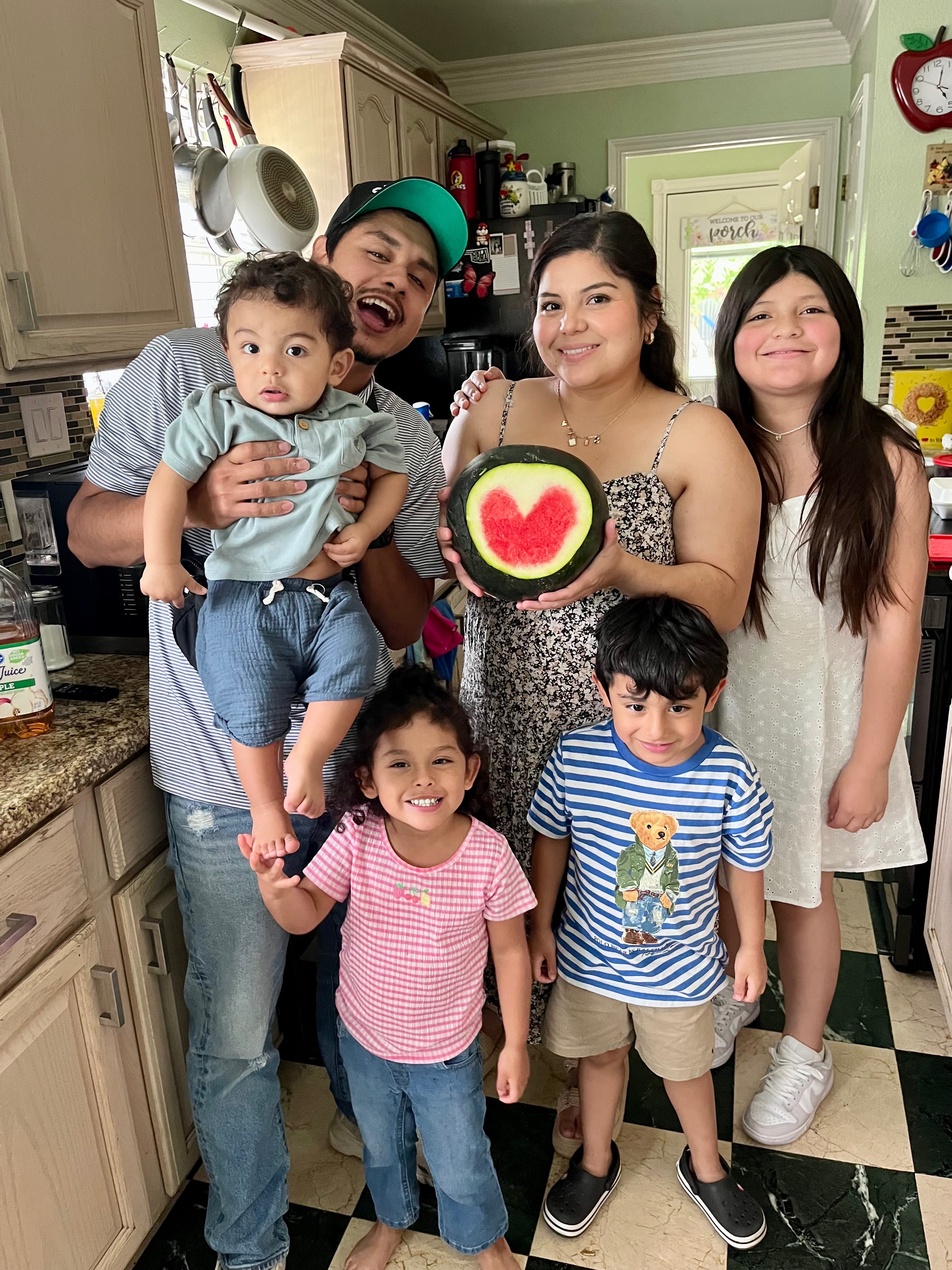 Help Hingrid Care for Her 4 Kids, Her Husband Is Detained campaign photo, 4 of 8
