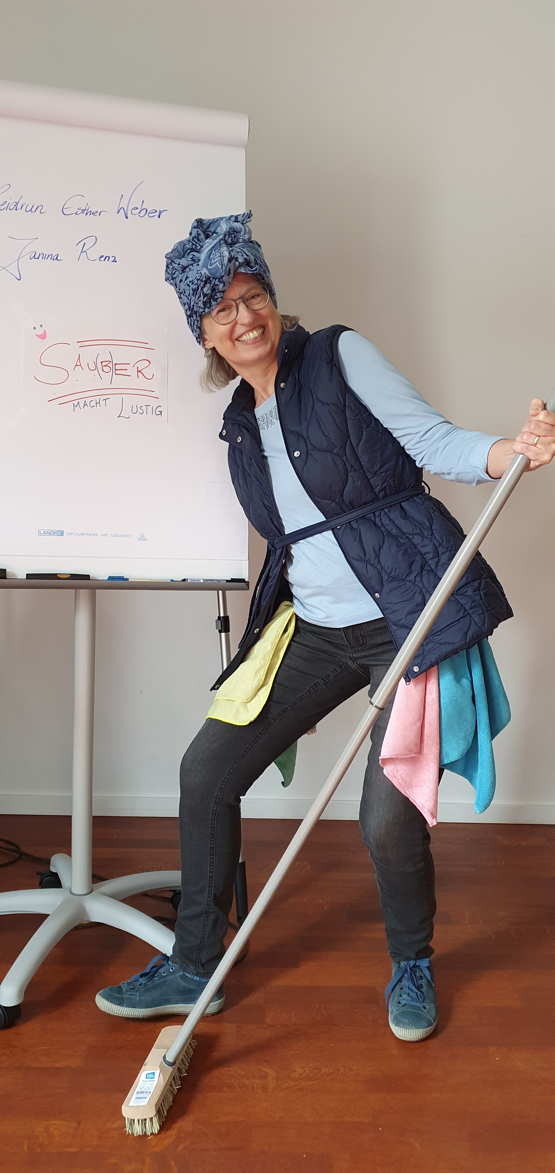Gebetshaus"Volontariat" campaign photo, 4 of 6