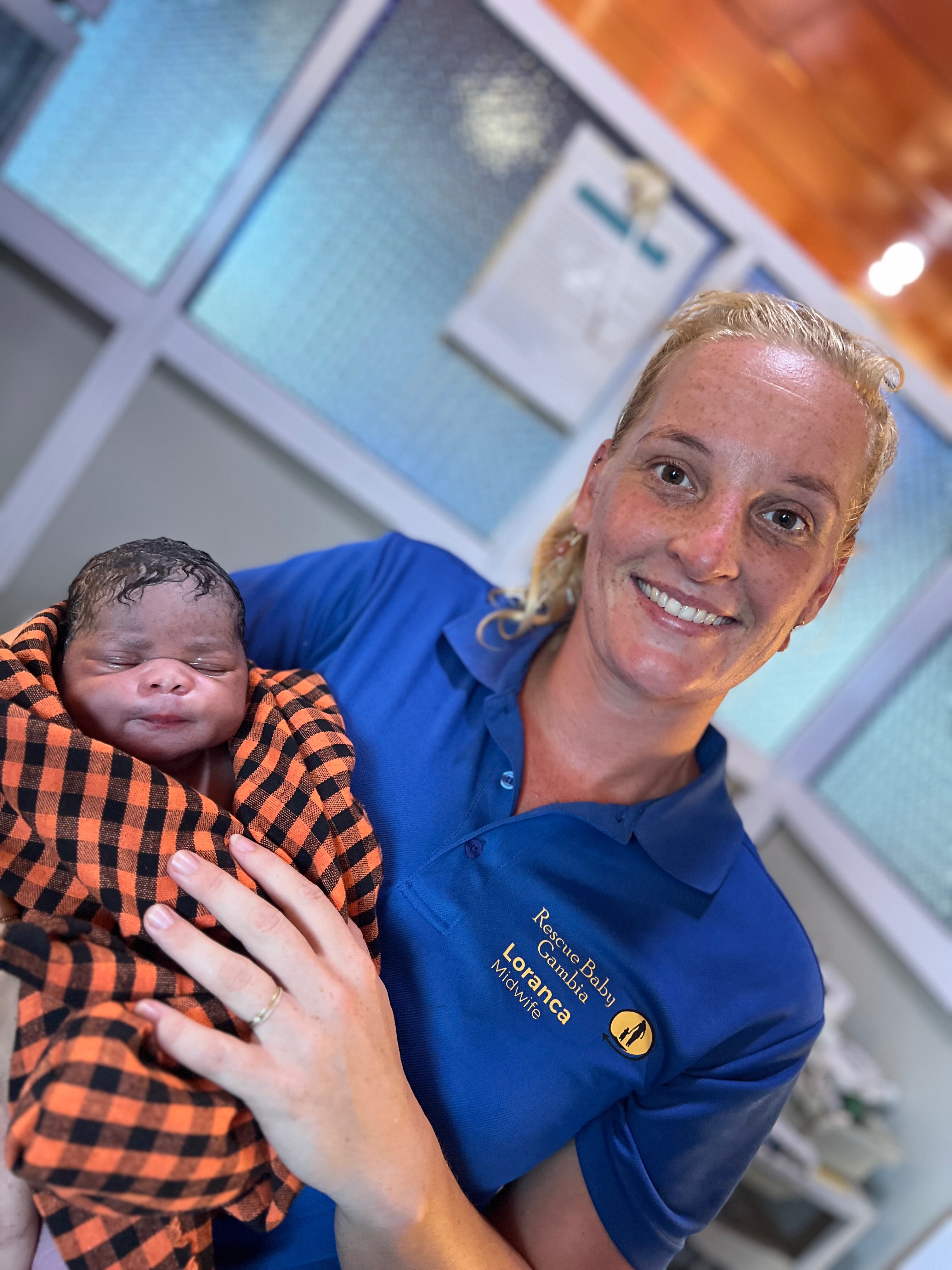 Verloskundige met een missie – samen sterk voor moeder&kind campaign photo, 7 of 8