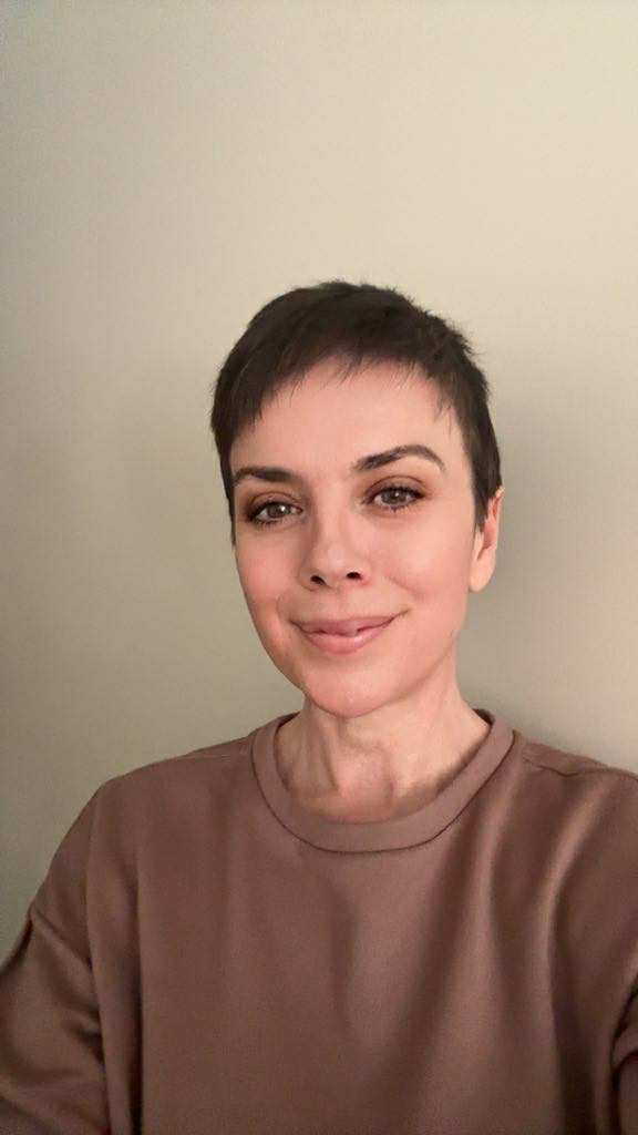 Katherine fighting stage 3 breast cancer campaign photo, 2 of 4