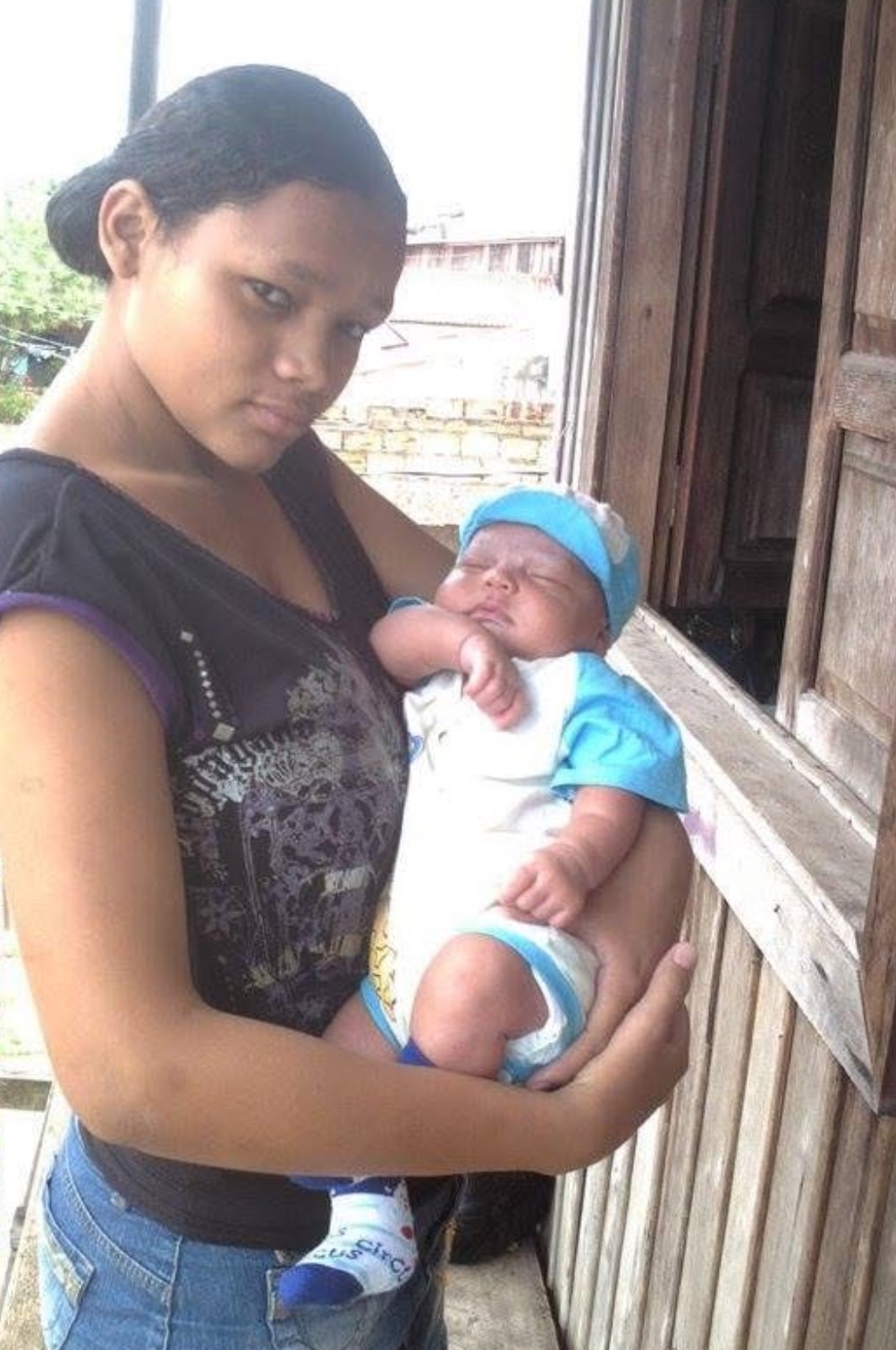 Support a Brave Mother Starting Over in Brazil campaign photo, 4 of 7