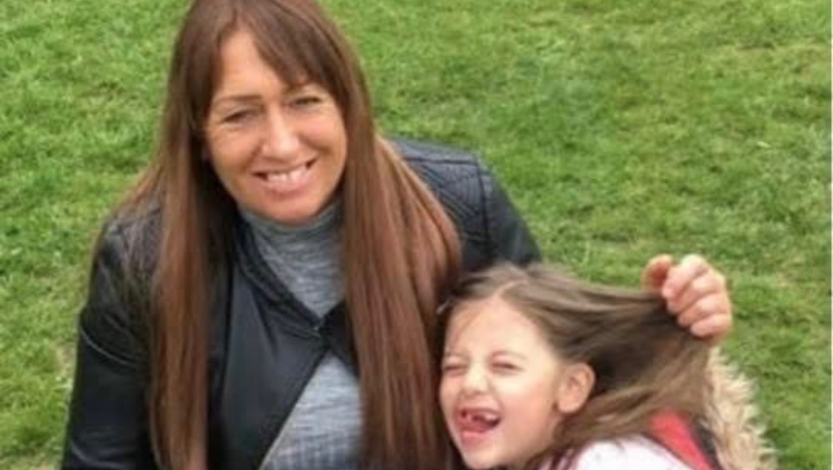 Help support with the tragic loss of a mum Nikki Hedgecock photo
