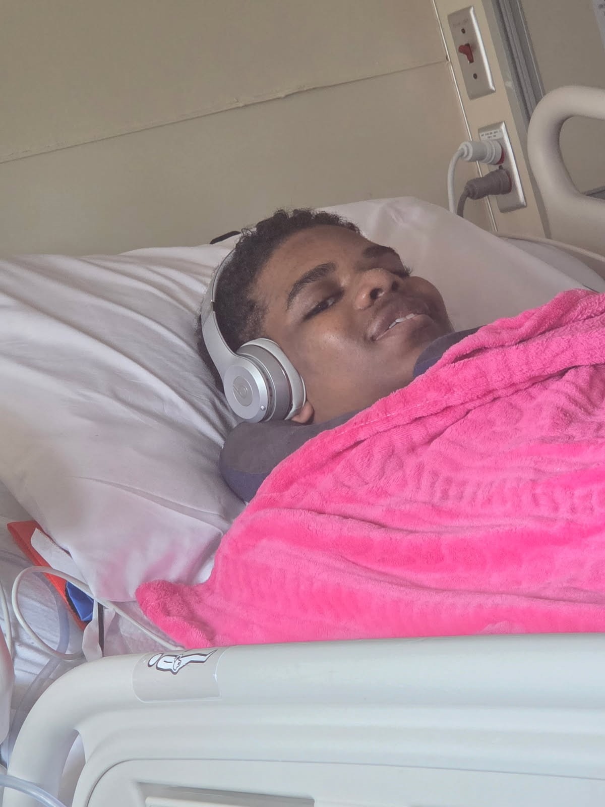 Donate to Meikhi Robinson's Healing Journey campaign photo, 2 of 5