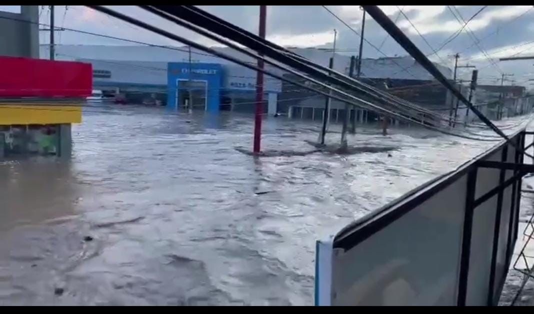 AYUDA La peor inundación en poza rica campaign photo, 6 of 7