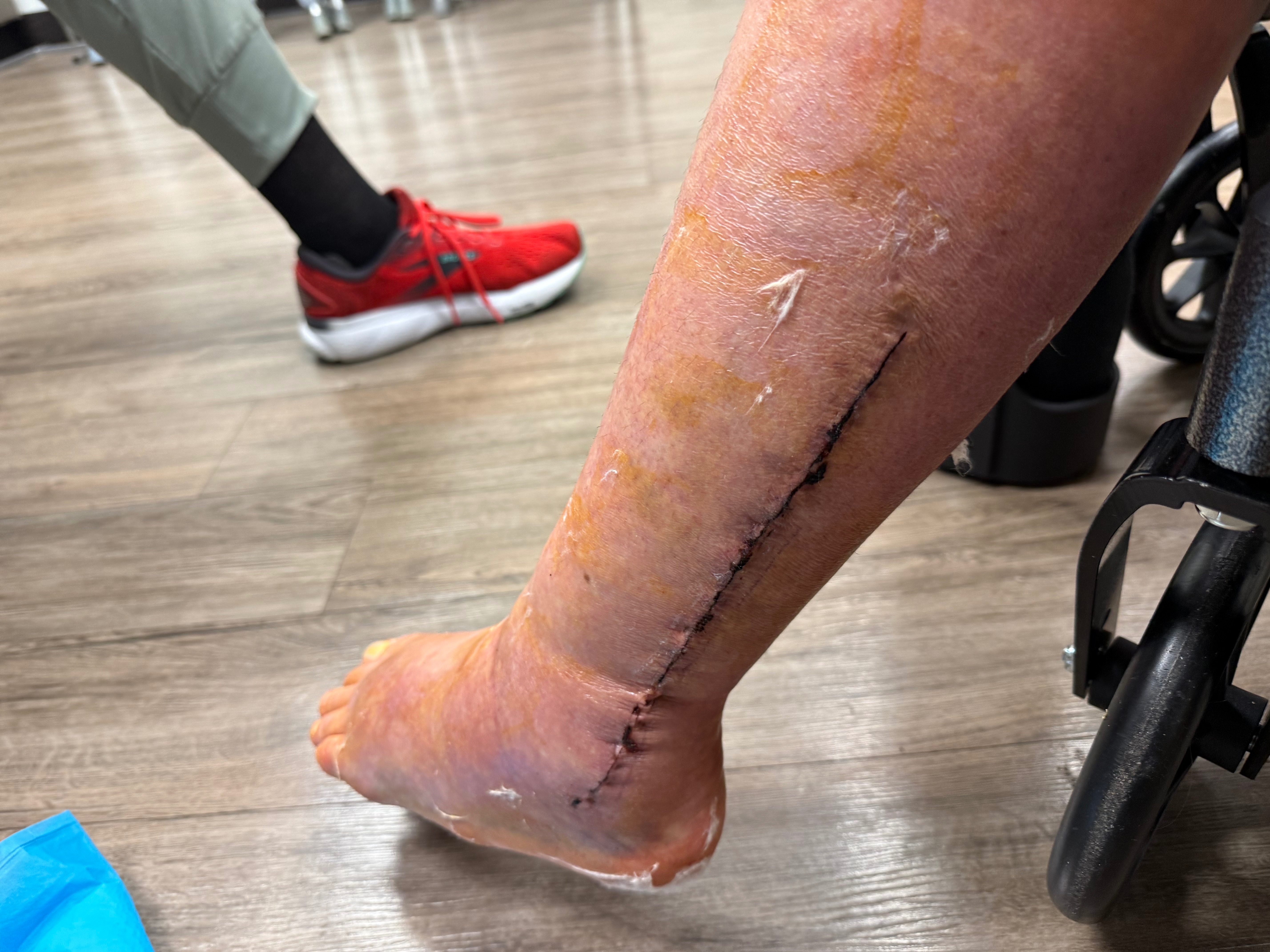 Help : monthly & medical campaign photo, 2 of 6