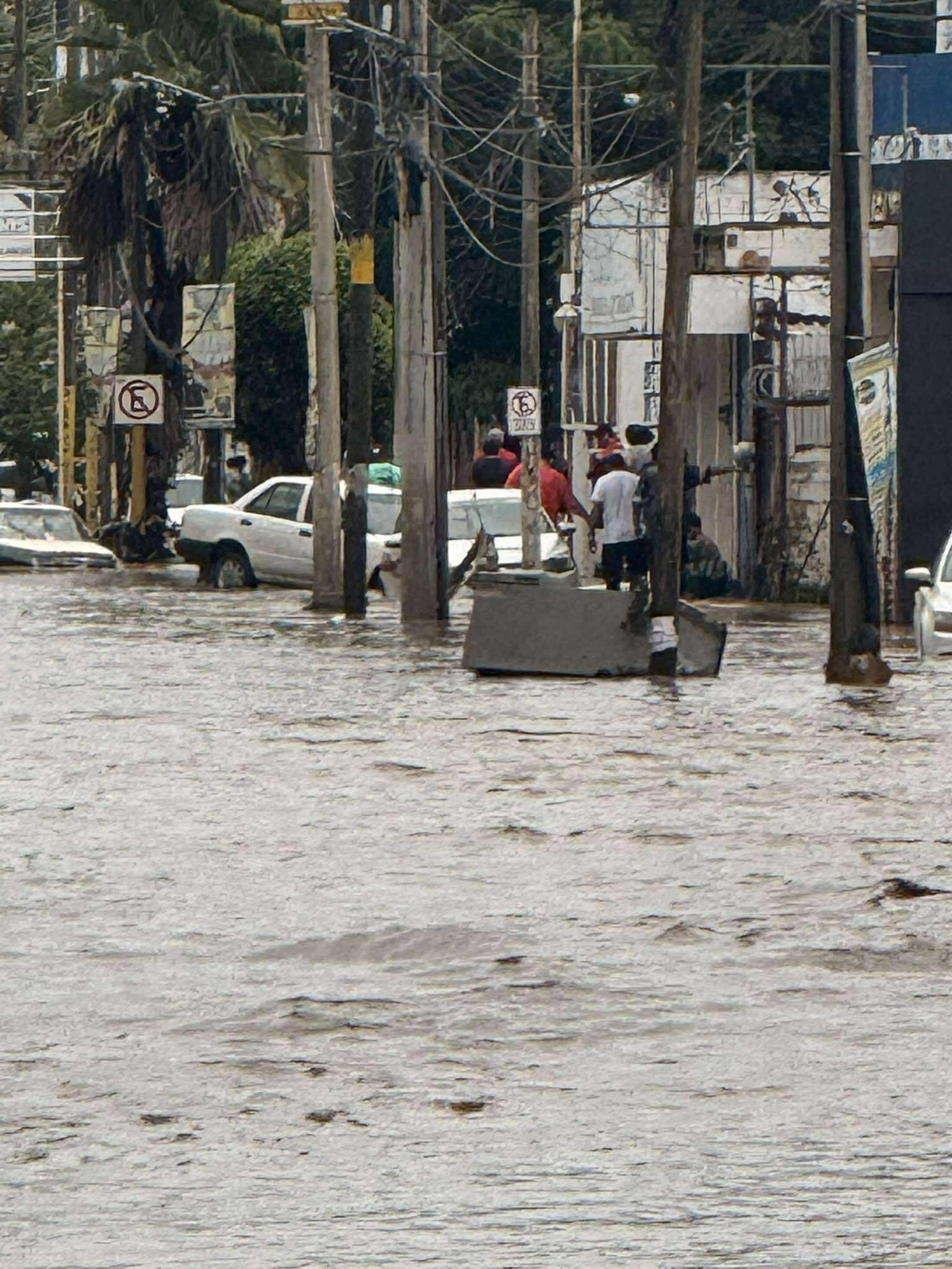 Ayudemos a Poza Rica. Help Poza Rica Flooding campaign photo, 4 of 5