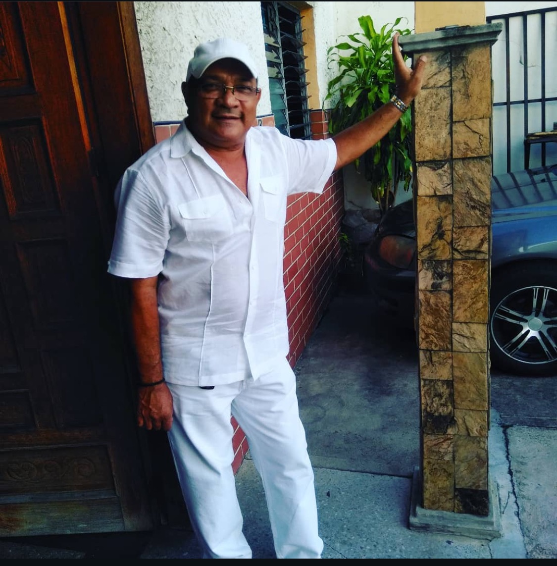 Ayuda  para dialisis de mi papá Edgar Pérez Giménez campaign photo, 6 of 8