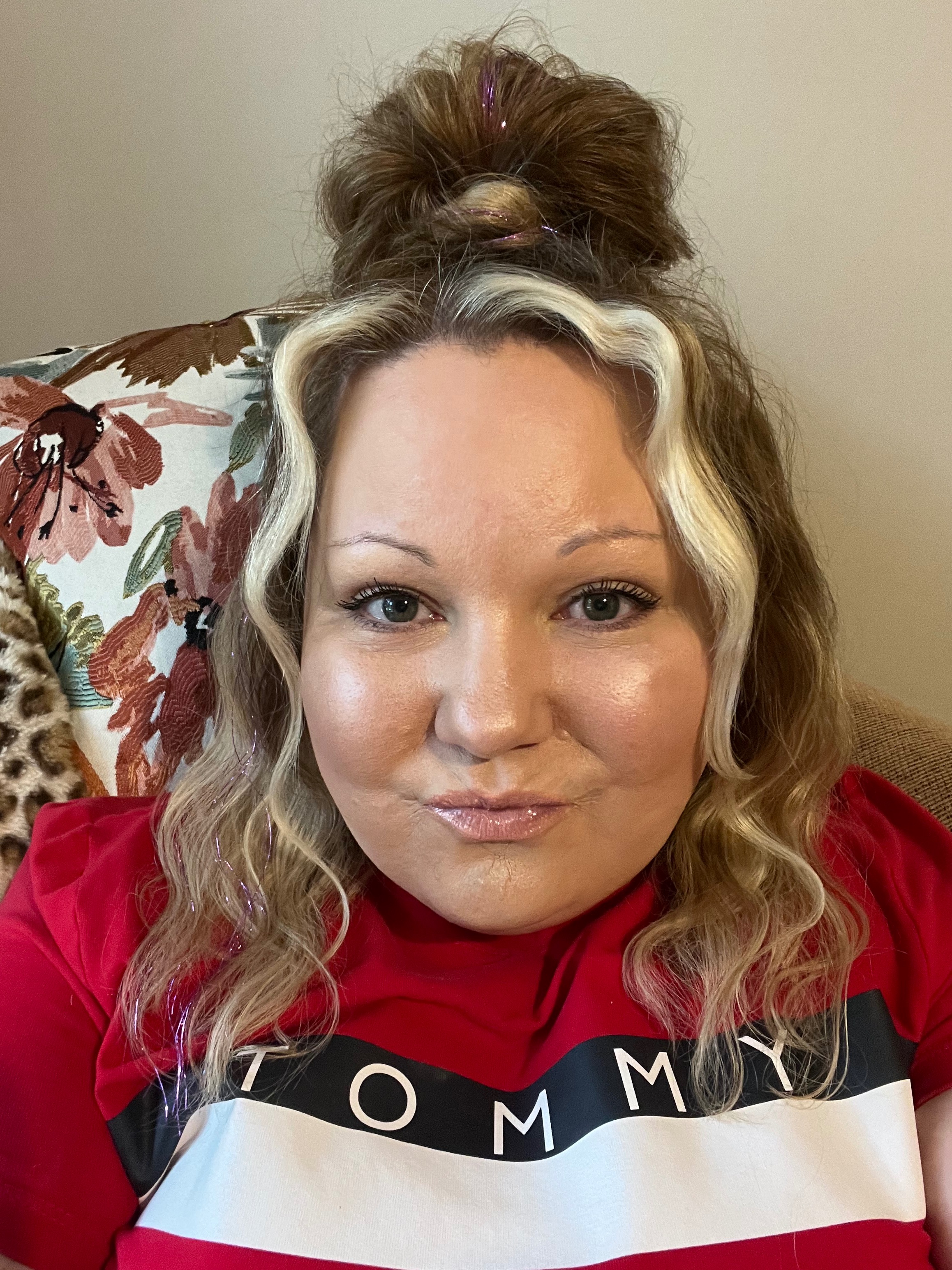 Assist Kim’s Family with cremation costs campaign photo, 4 of 7