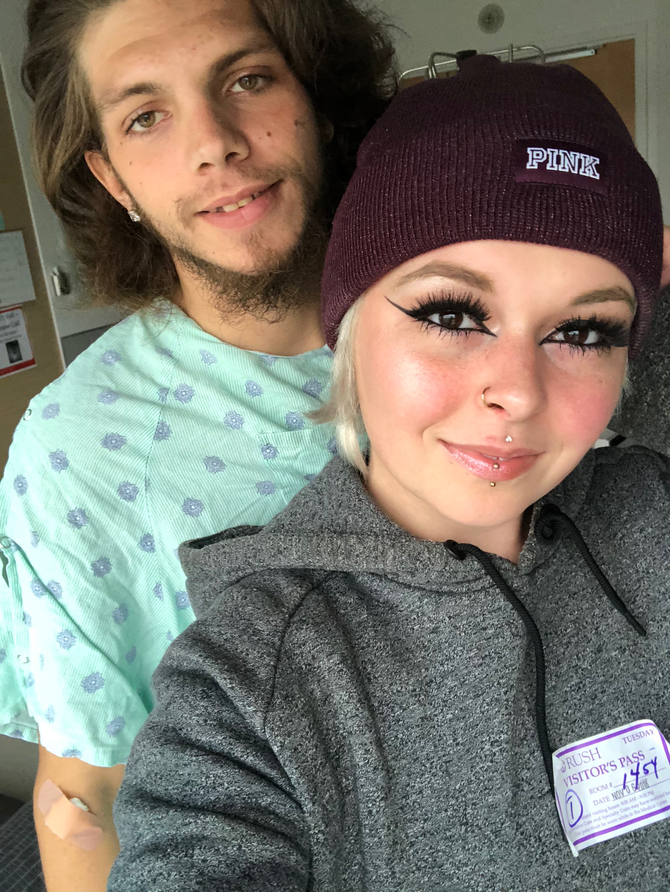 Foto van campagne 29 yr old cancer survivor desperately needs teeth, 7 van 8