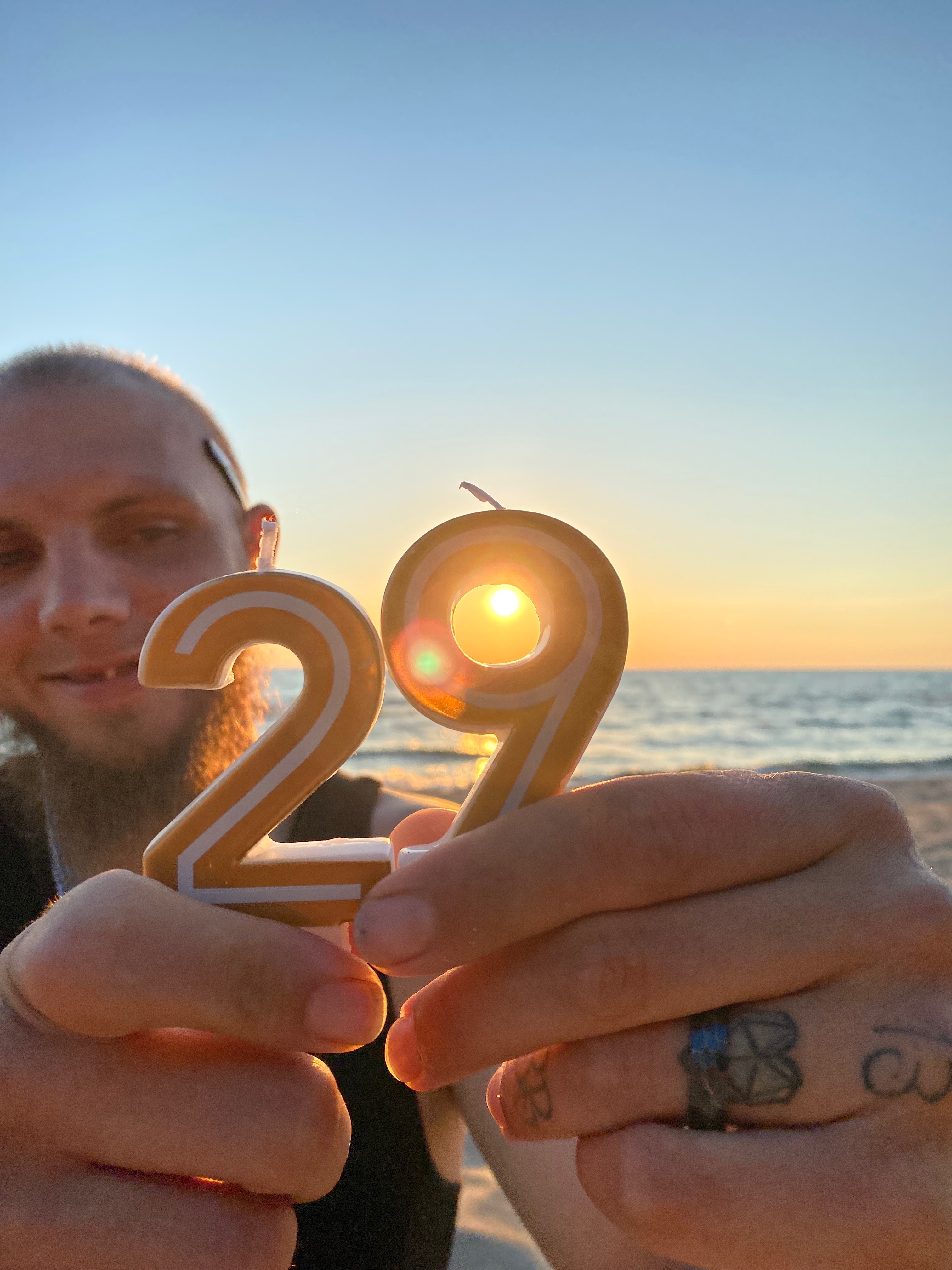 Foto van campagne 29 yr old cancer survivor desperately needs teeth, 4 van 8
