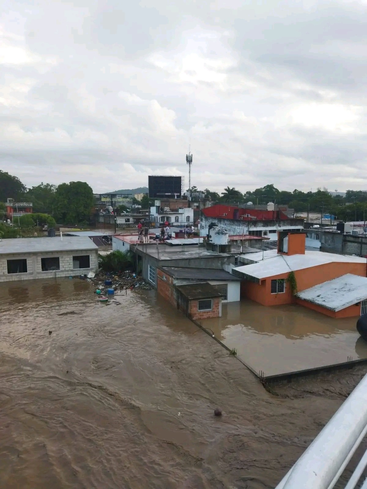 Damnificados de inundación en Poza Rica Veracruz campaign photo, 4 of 8