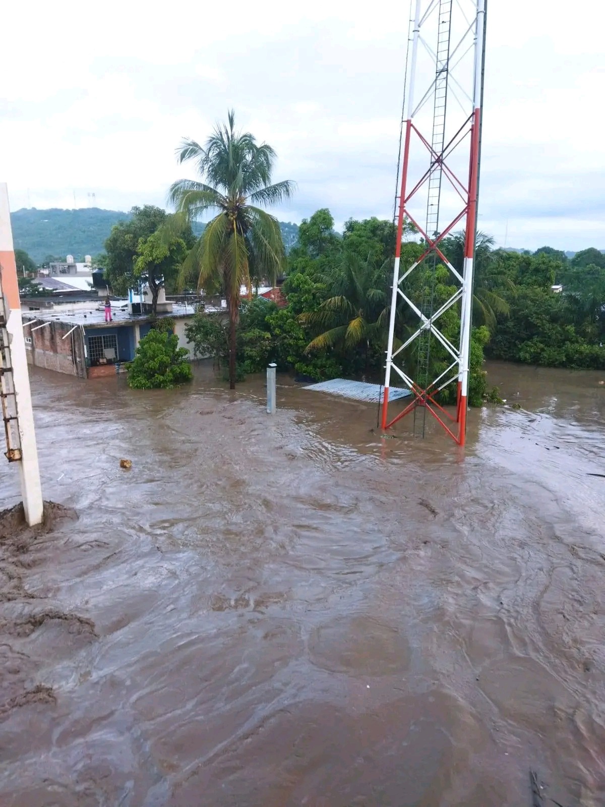 Damnificados de inundación en Poza Rica Veracruz campaign photo, 5 of 8