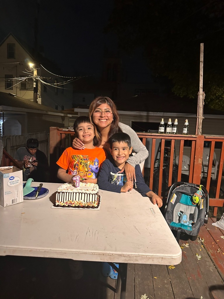 Help support Alicia's kids and bringing her back home campaign photo, 4 of 6