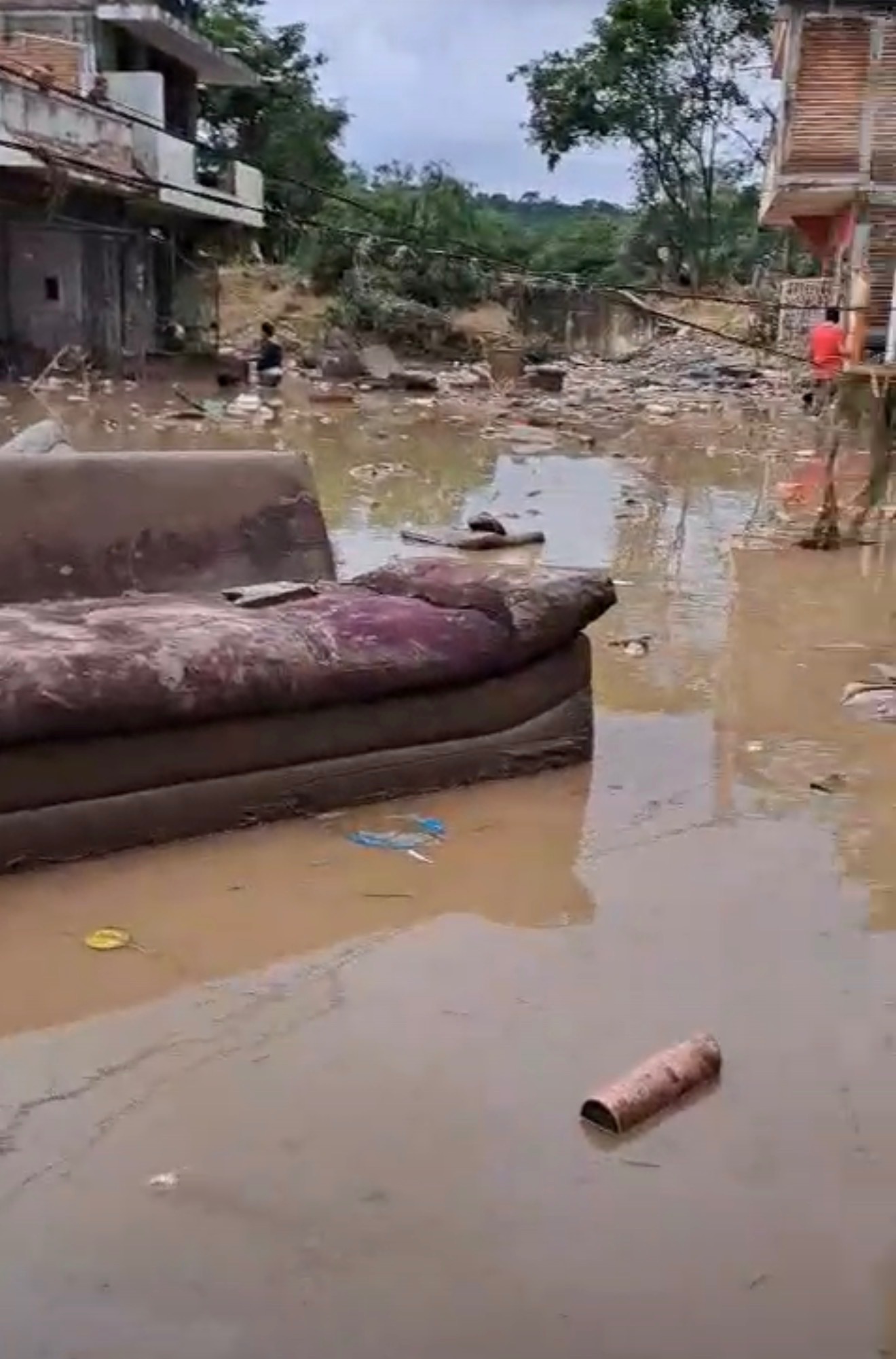 Dona para ayudar a afectados por inundación en Poza Rica campaign photo, 4 of 5