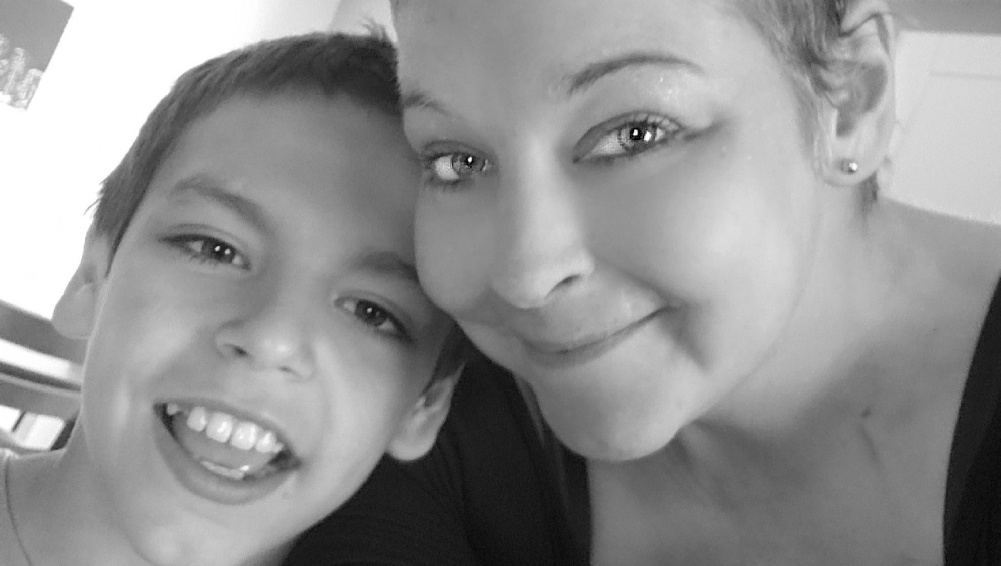 Support Mom 43 With Rare Cancer Tumor and 5 Kids photo
