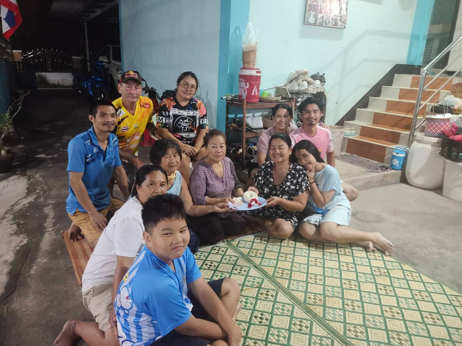 Help a Canadian Husband in Thailand Get Urgent Leg Surgery campaign photo, 5 of 7
