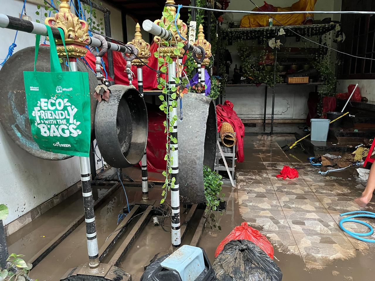 Rebuilding Arya's house and sanggar from flood damage campaign photo, 7 of 7