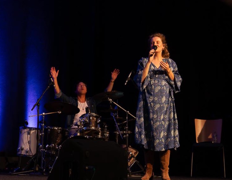 Songs His Voice Music uitbrengen campaign photo, 6 of 7