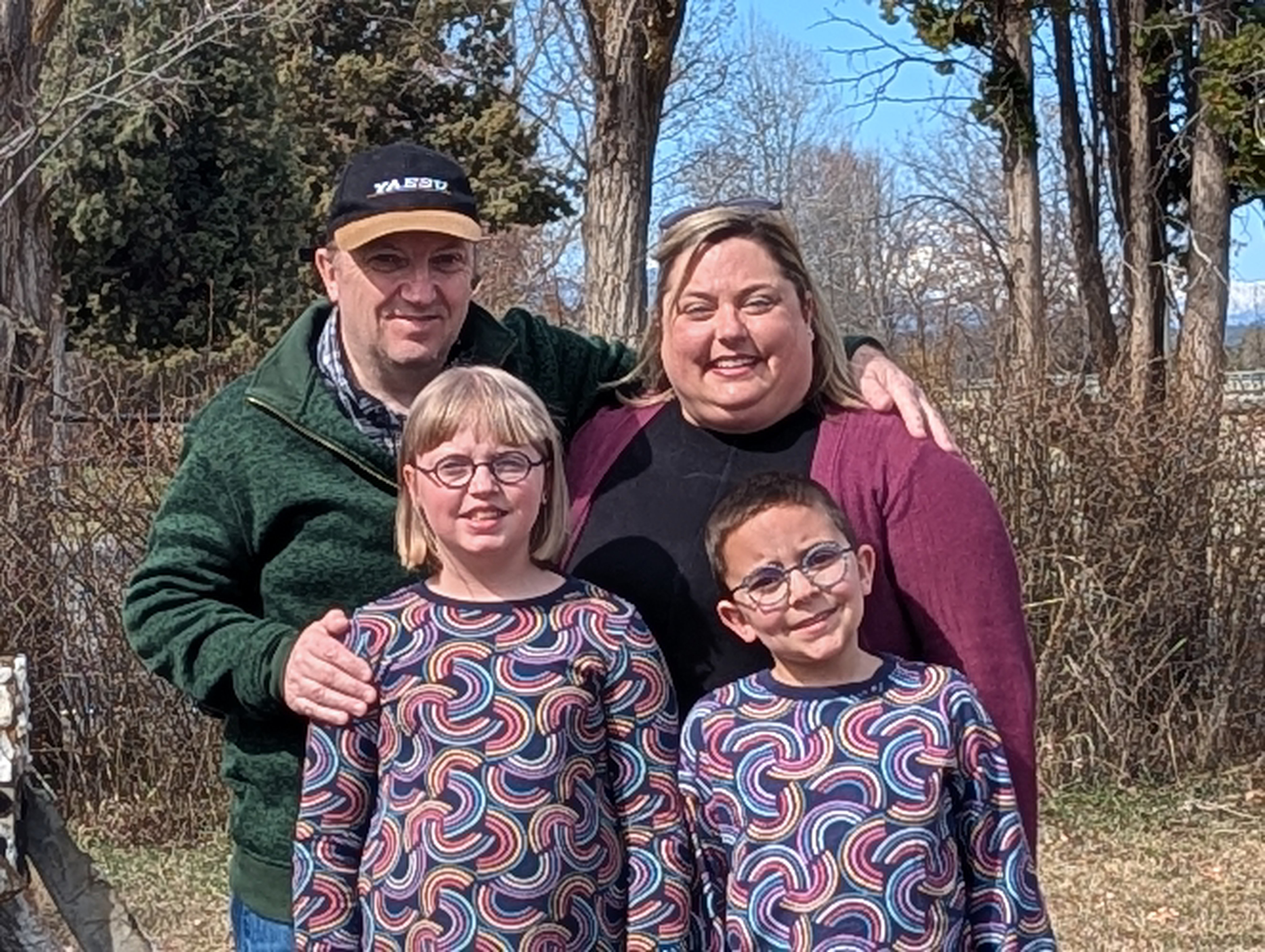 Support for the Robert's family campaign photo, 7 of 8