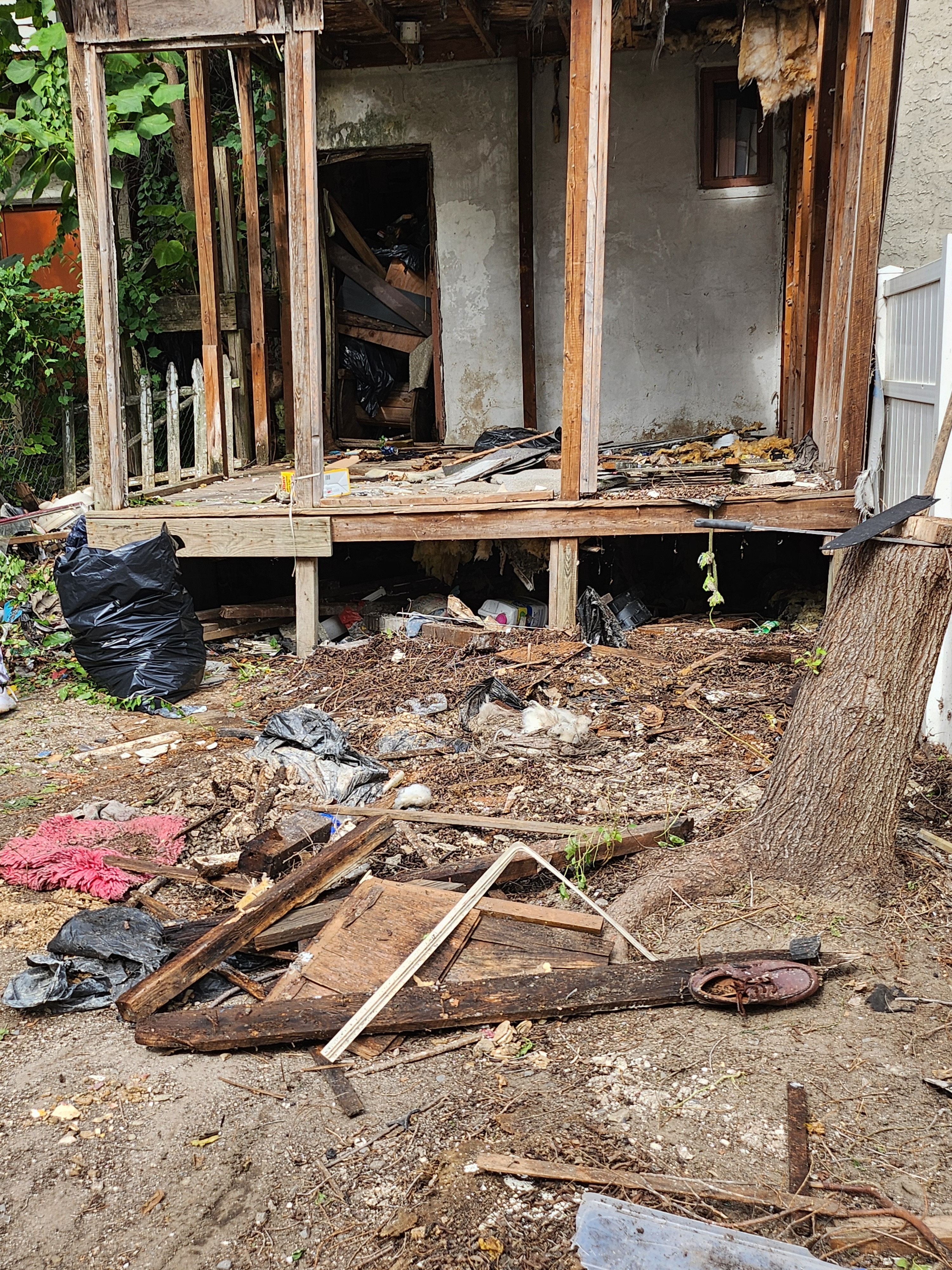 Rebuild Lindsey's Home: A Family Legacy campaign photo, 2 of 5