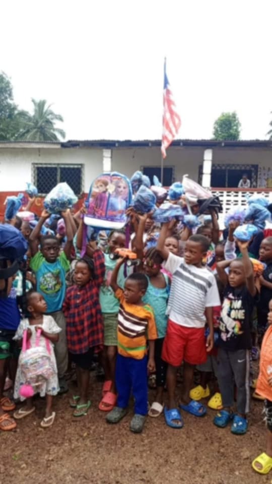 Help to feed orphans in Liberia under society poverty reduc campaign photo, 2 of 7