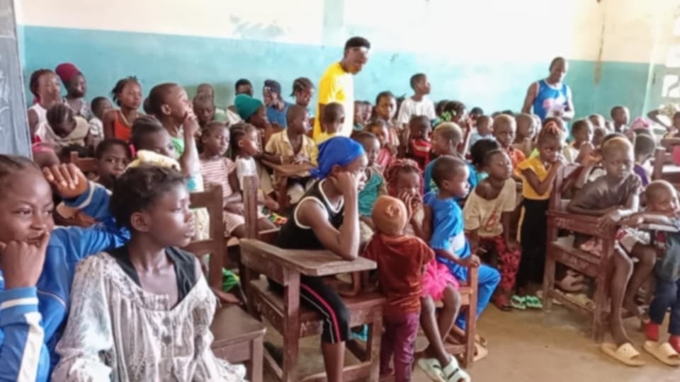 Help to feed orphans in Liberia under society poverty reduc campaign photo, 5 of 7