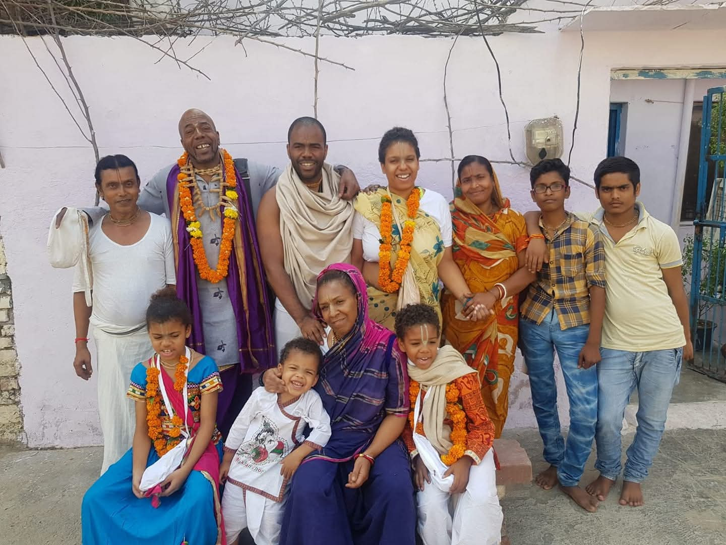 Help 42-Year-Old Suparna Dasi Regain Sight by November 6th campaign photo, 4 of 5