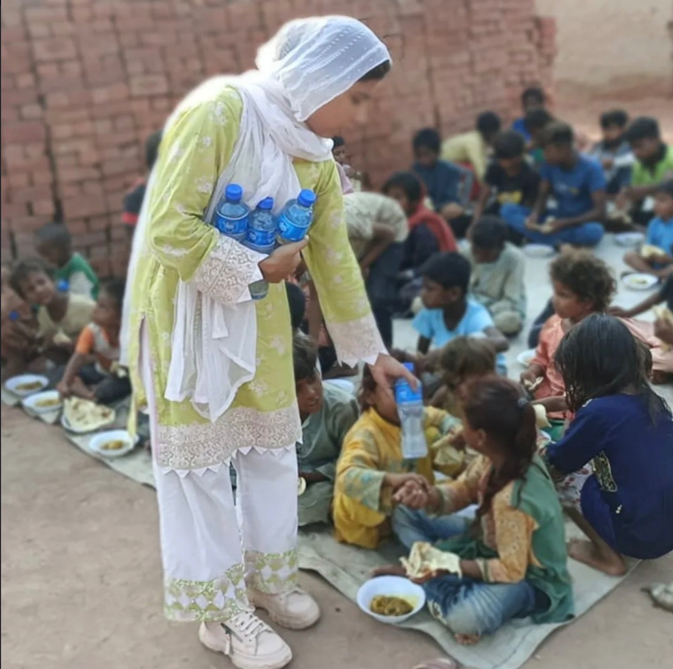 Support Rida Akbar's Mission to Feed Children campaign photo, 5 of 8