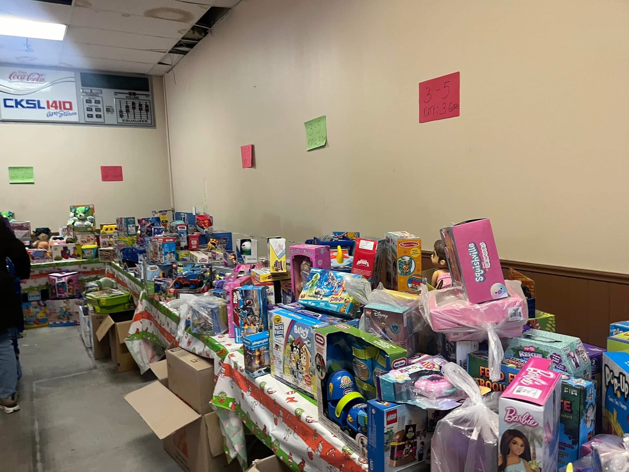 Christmas gifts for children - cadeaux Noël pour enfants DPJ campaign photo, 2 of 3