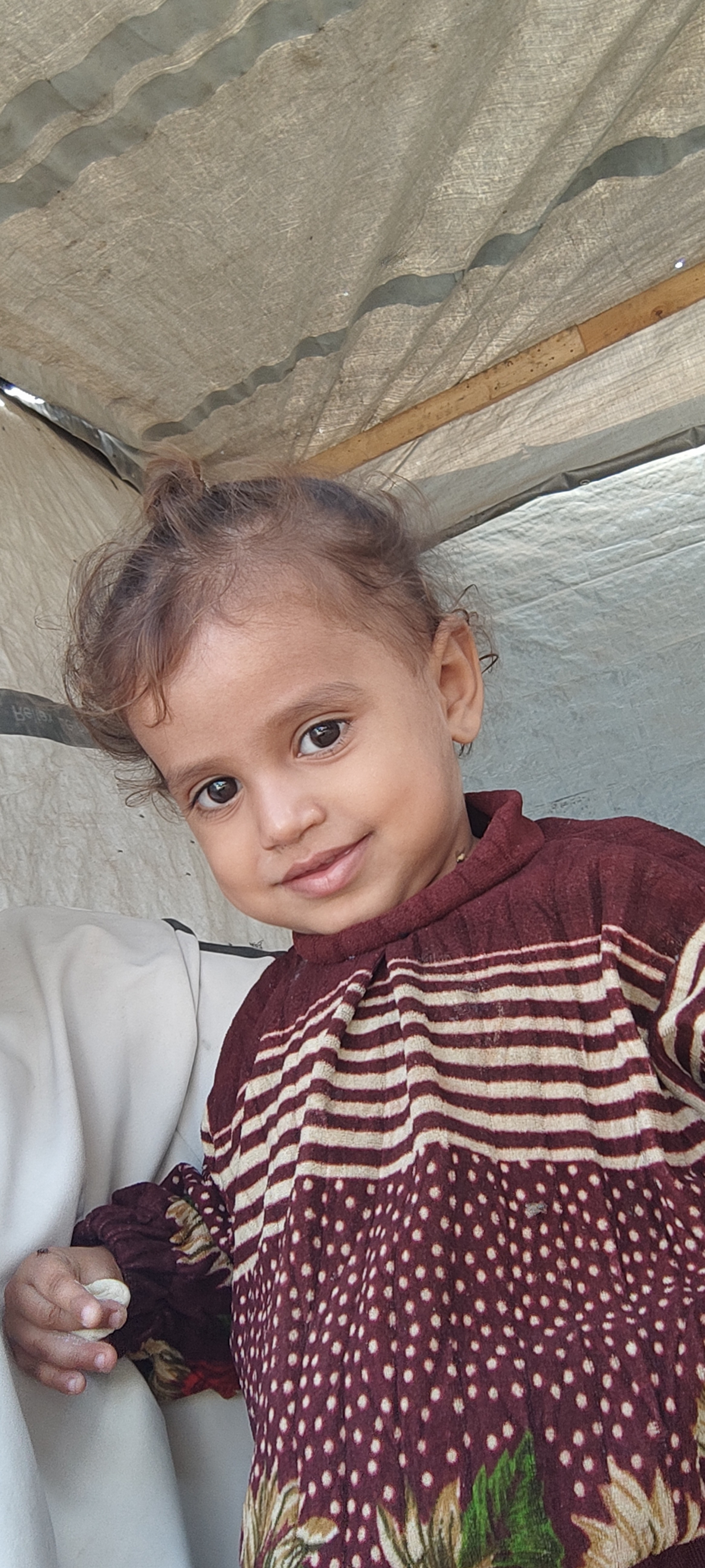 ساعدوني في بناء خيمة لي واعالة اسرتي campaign photo, 2 of 5