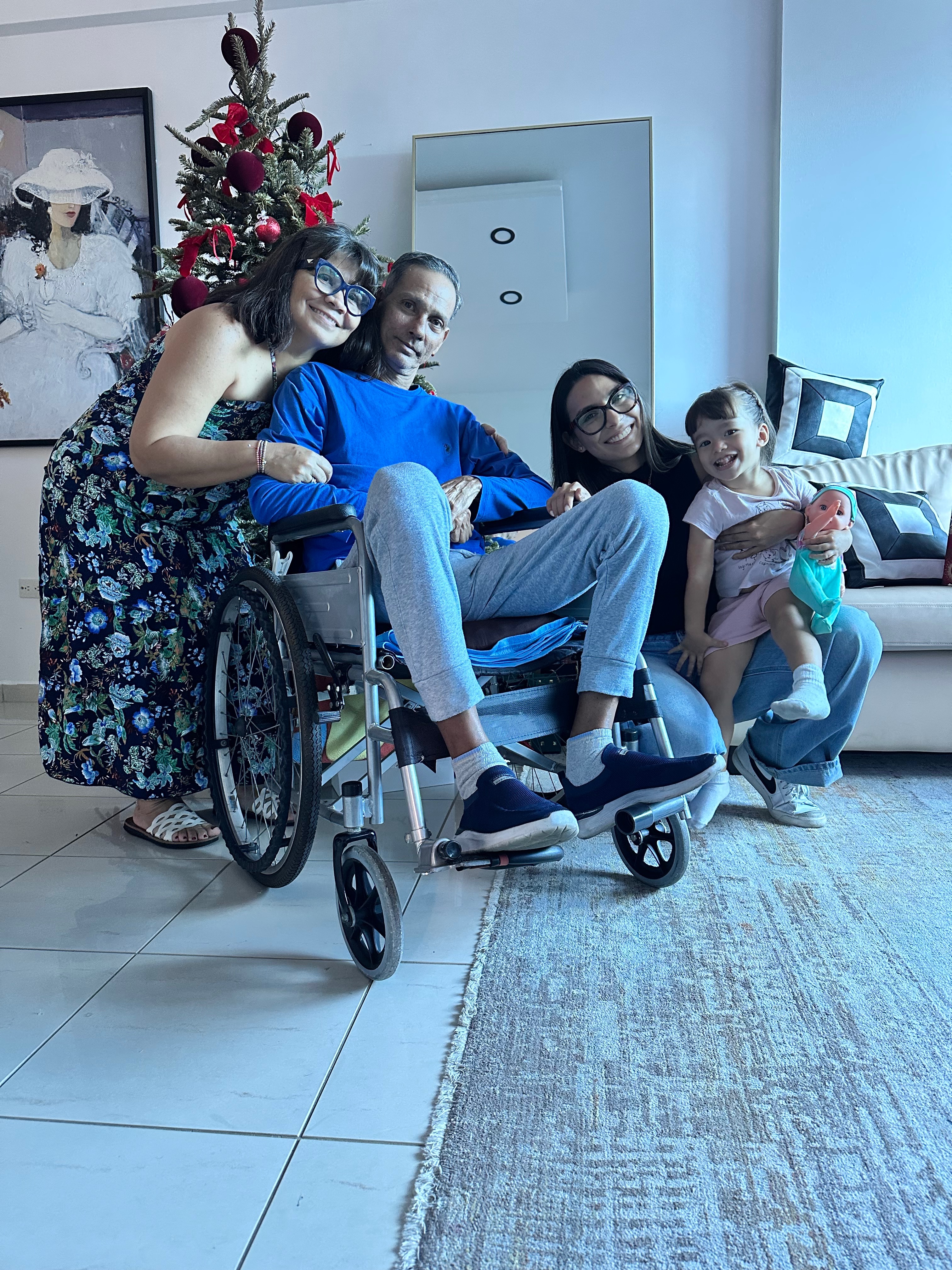 Ayudemos a Luis Chavez y su tratamiento de Quimioterapia! campaign photo, 2 of 5