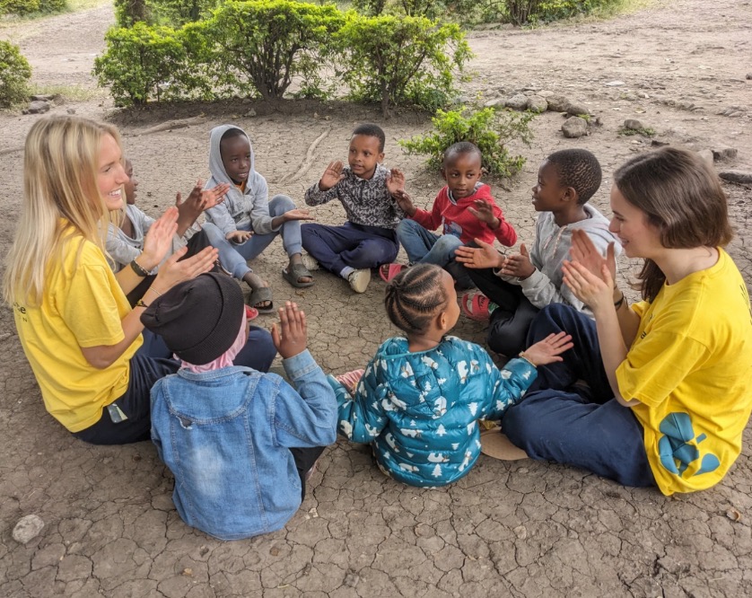 Support Islas dream to volunteer and change lives in Peru campaign photo, 4 of 7
