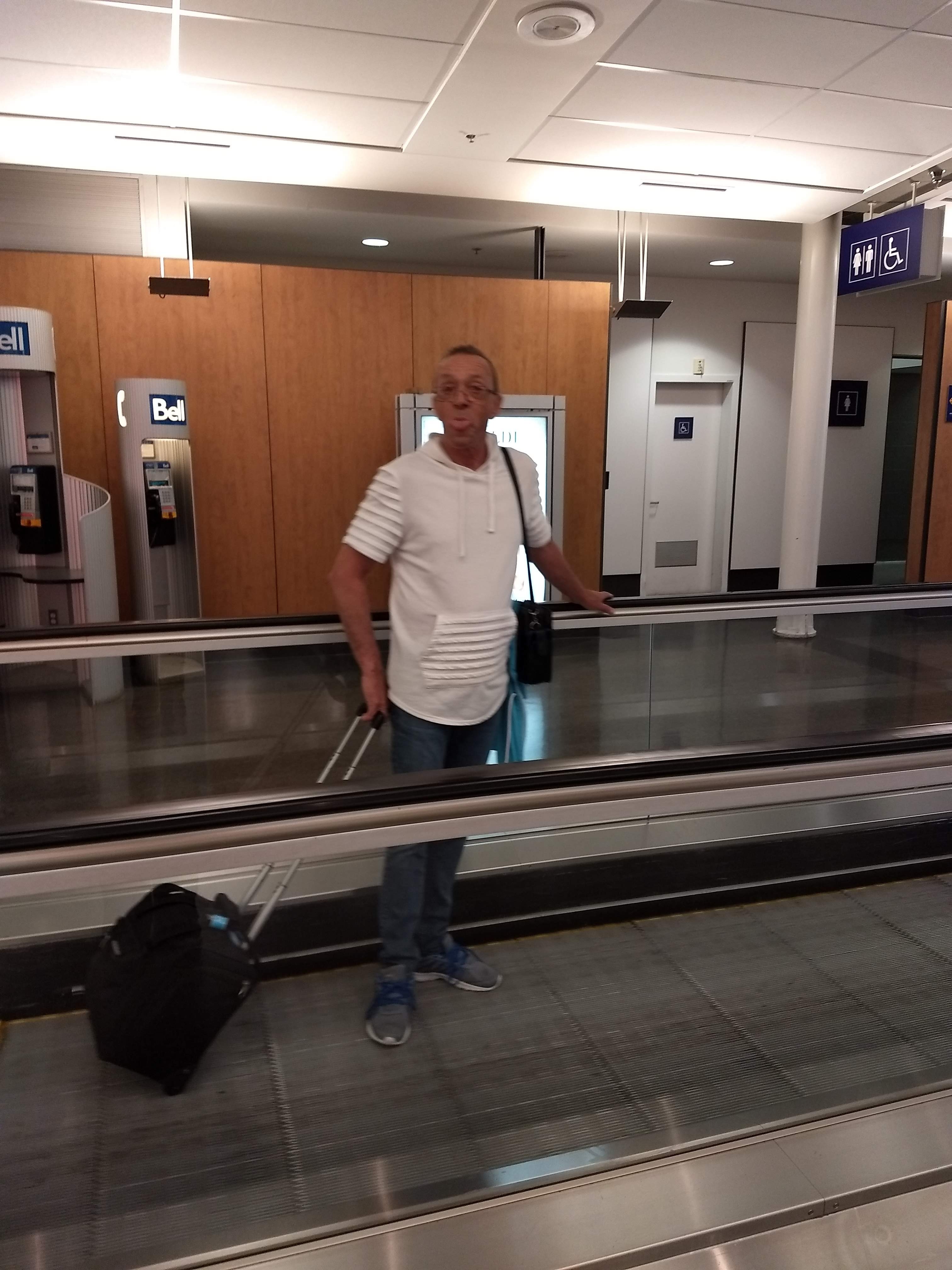 Mon père pris dans le sud ses faite toute vole campaign photo, 2 of 4