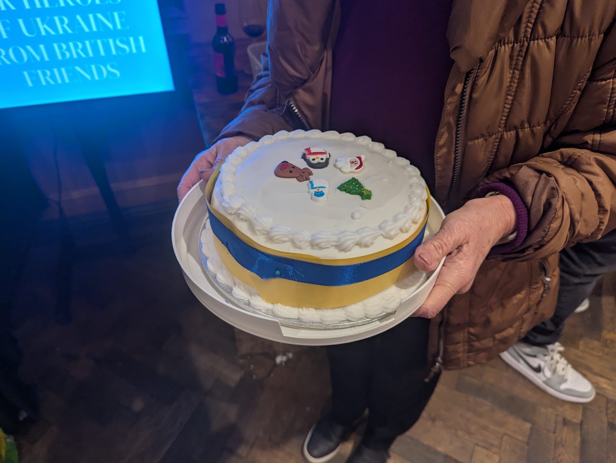 2nd Trip: Xmas cakes, medical supplies and humanitarian aid campaign photo, 4 of 7