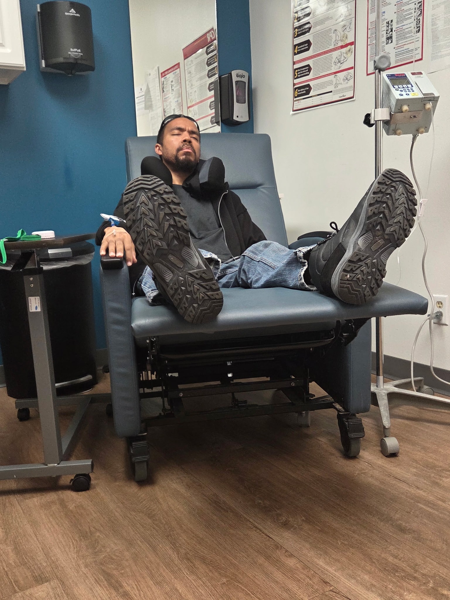Help Brandon Malveaux Sr. Fight Myasthenia Gravis campaign photo, 6 of 8