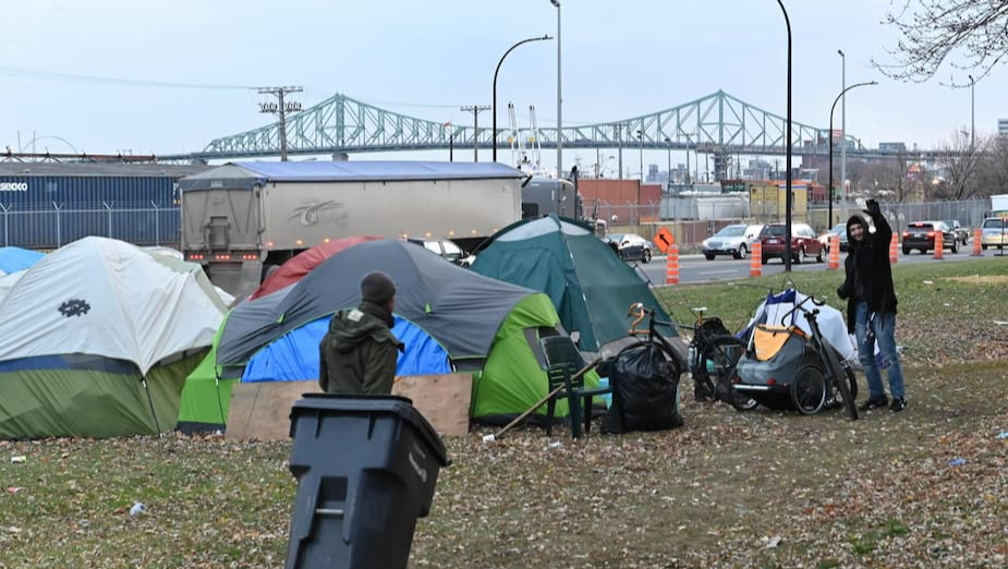 Camping d’hiver non désiré… Une couverture ne suffit plus. photo