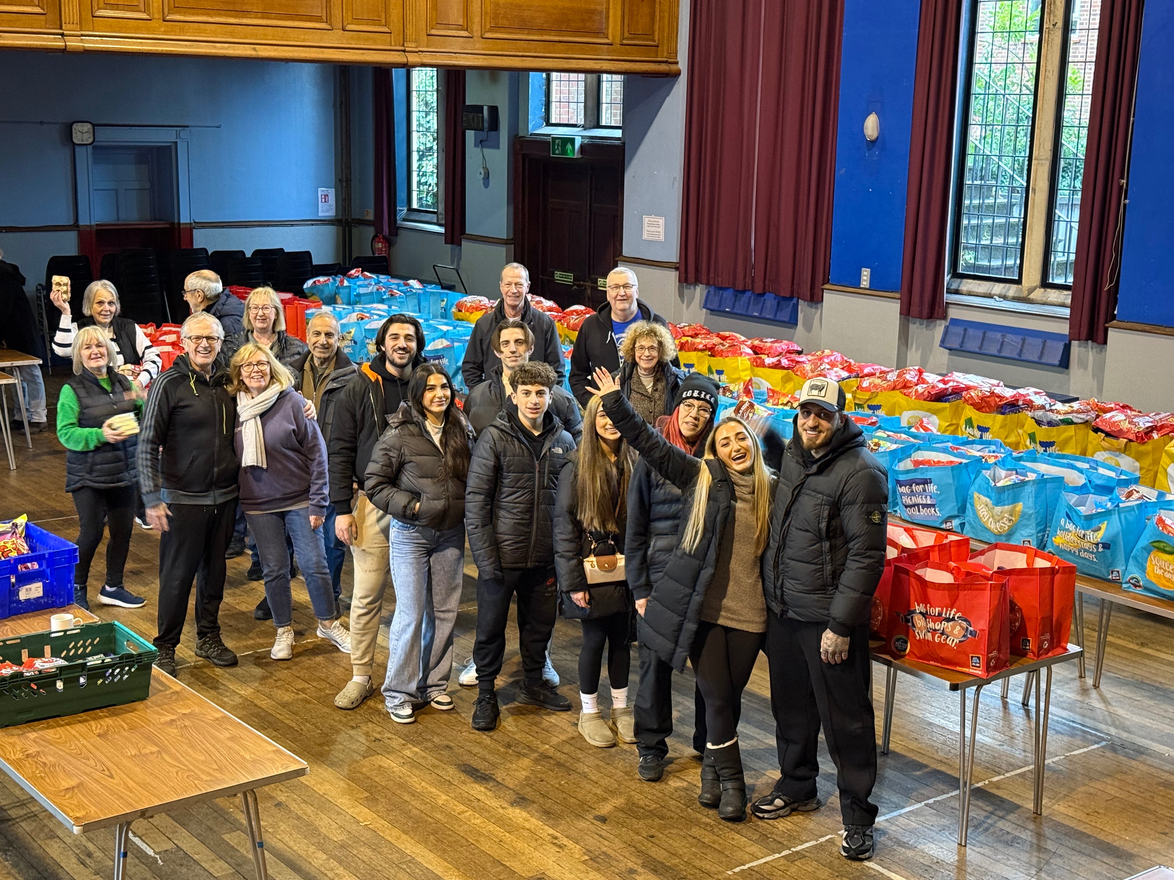 Make Christmas Brighter for Families and the Homeless ❤️ campaign photo, 7 of 8