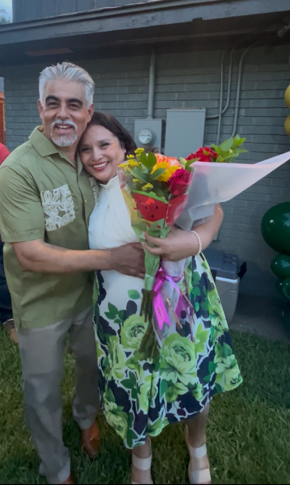 Ayude a reunir a nuestra familia - Help reunite our family. campaign photo, 2 of 7