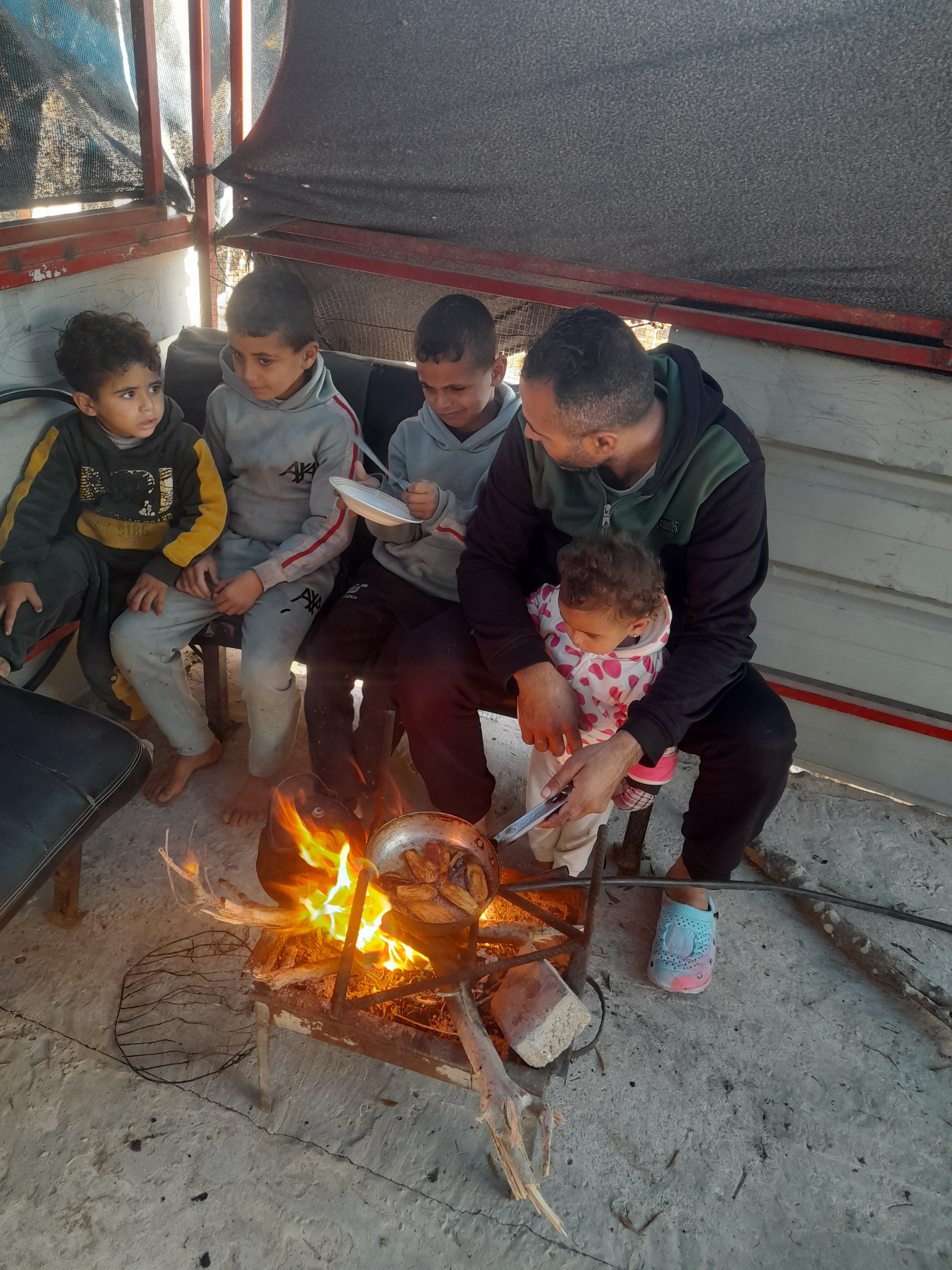 يارب نحن جوعا فأطعمنا ضعفاء فأغثنا campaign photo, 4 of 6