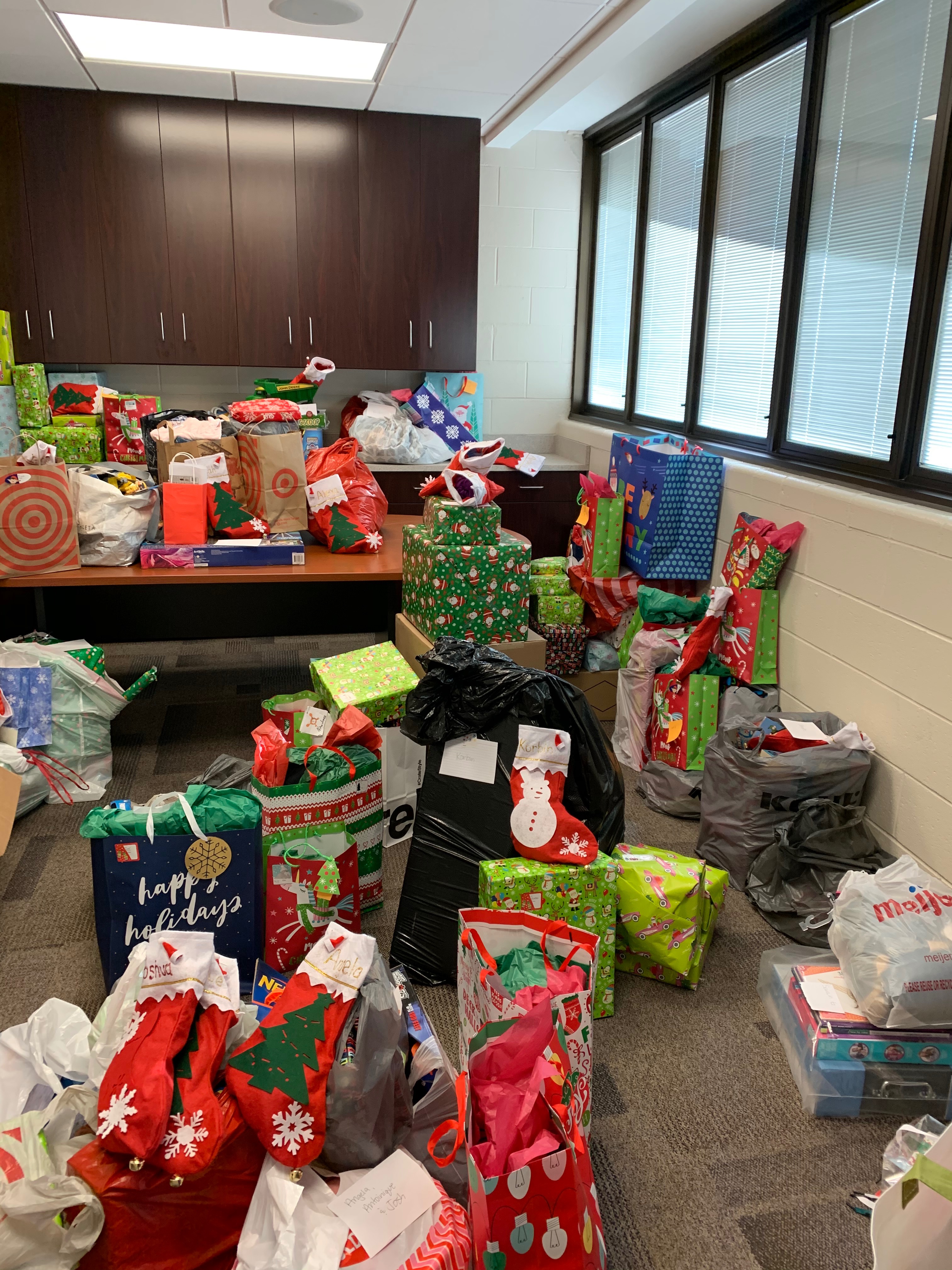 Help Amanda Lucas Spread Holiday Joy campaign photo, 2 of 7